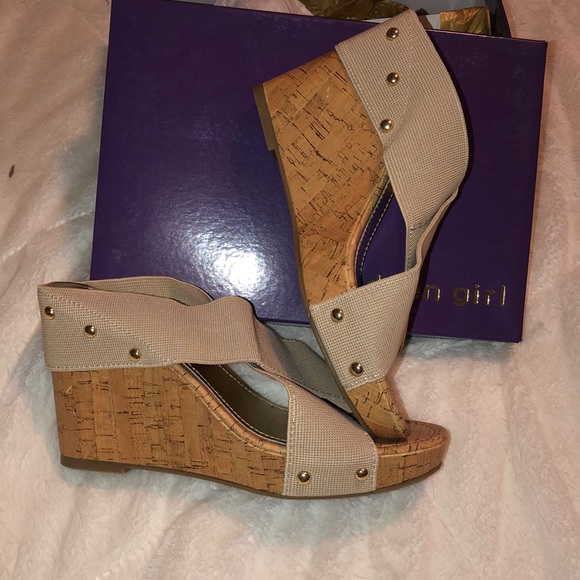 Madden Girl brand new size 9 wedge - Picture 2 of 6